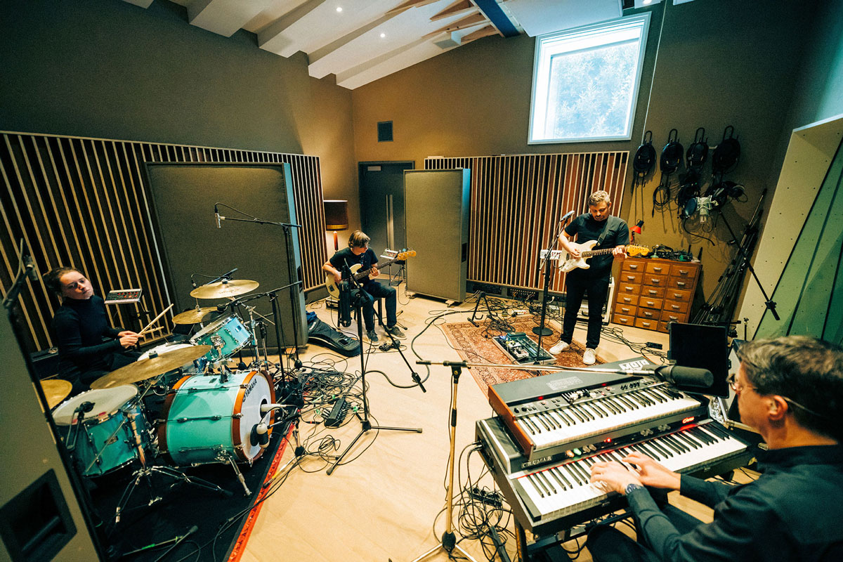 liveroom Barefoot studio