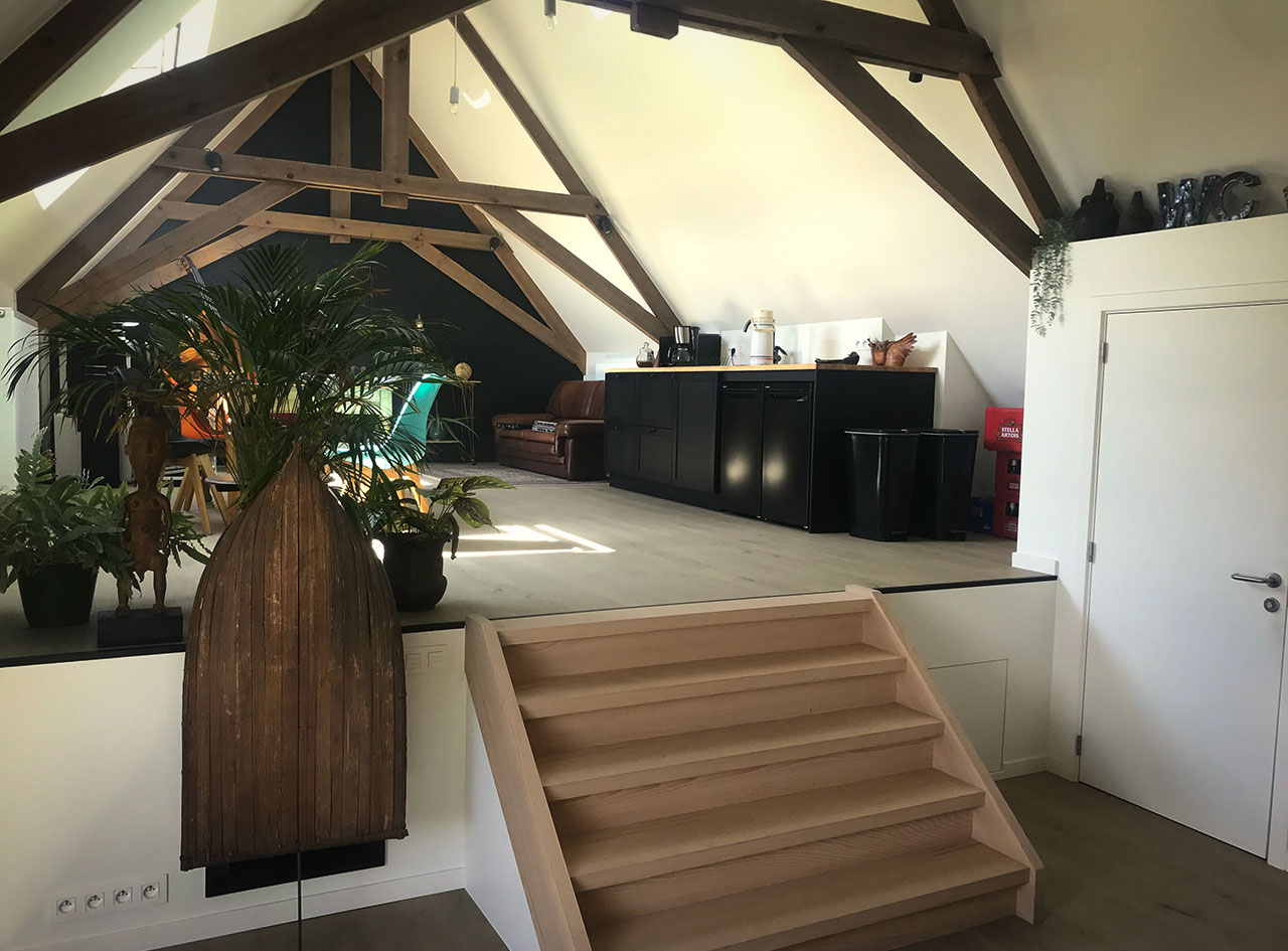 lounge Barefoot studio